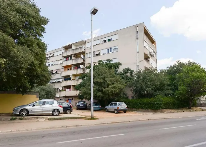Reza Luxury Apartment